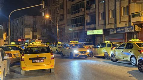 İzmir'de taksiciler öldürülen meslektaşları için konvoy oluşturdu - Son Dakika Haberleri